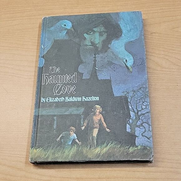 Lot of 8 scholastic scary and haunting books - Picture 3 of 9